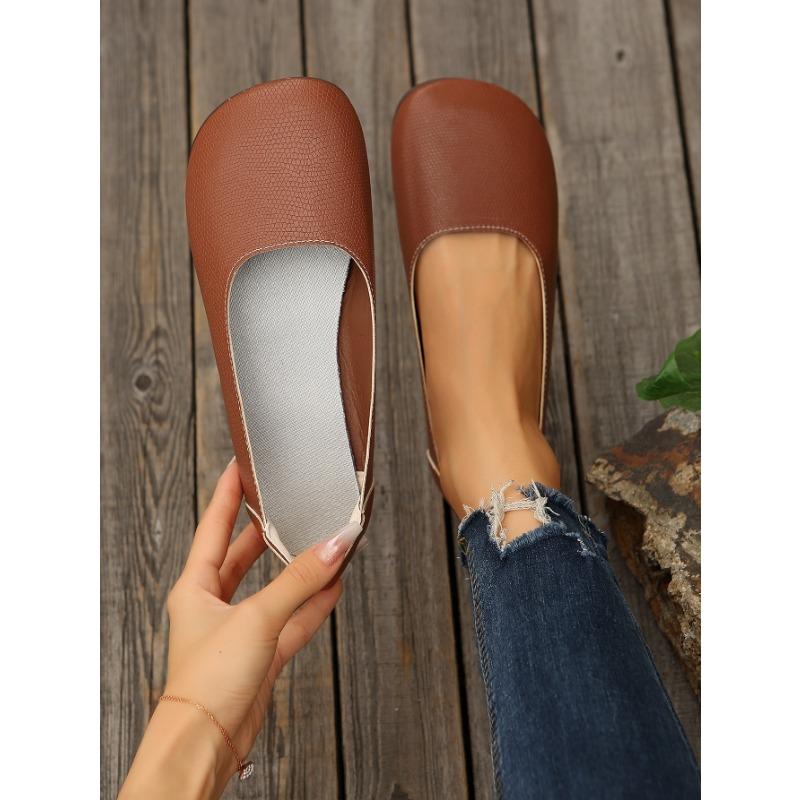 

Круглый носок, весна, новая модель, туфли-лодочки с мелким вырезом, мягкая кожа внутри и снаружи, на плоской подошве, повседневные, большого размера, туфли для мамы 43 коричневый