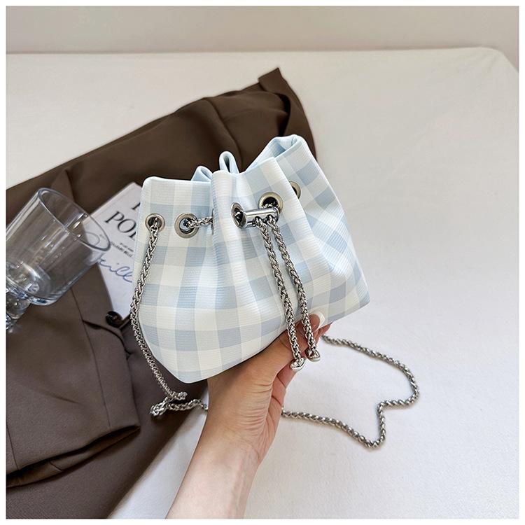 High-end niche design bag women's 2025 new Korean version fashion plaid bucket bag foreign style shoulder messenger bag