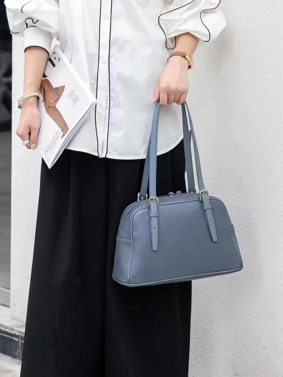 

New Style Simple Fashionable Underarm Bag Adjustable Handbag French Pillow Shoulder Women s Daily All-matching 31x20x12 синій