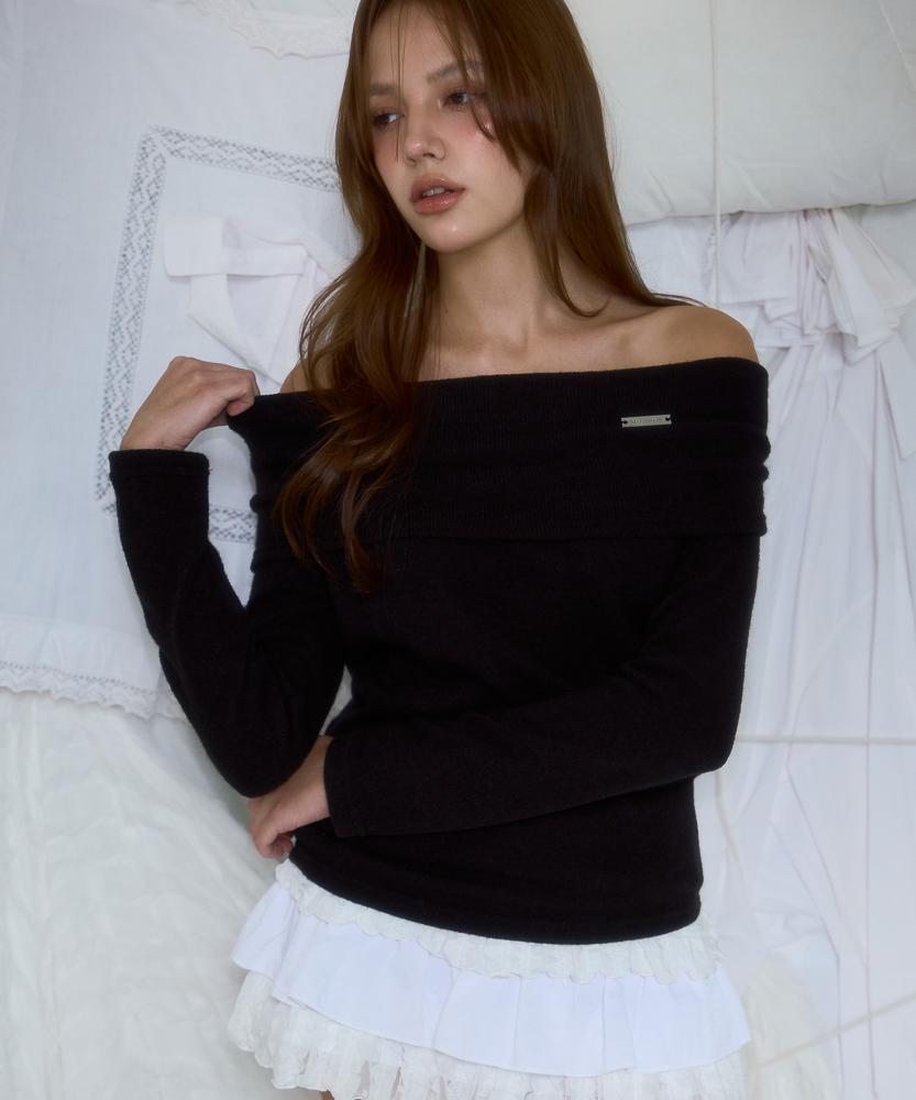 ROSEFRANTZ Wool Off Shoulder Knit [Black]