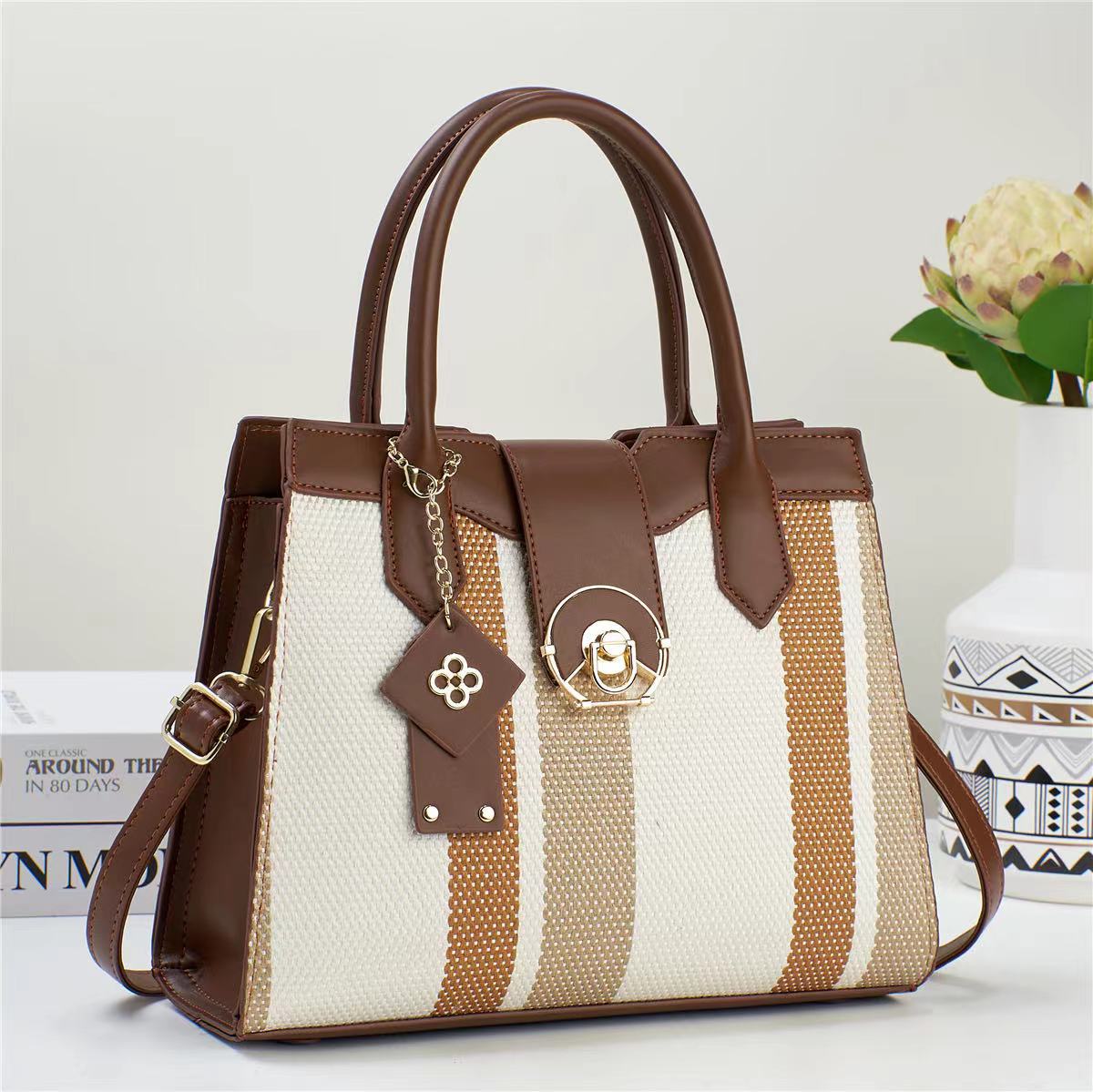 

Женская сумка Большая вместимость Сумка через плечо Модная универсальная сумка-мессенджер Сумка контрастного цвета 30*12*23