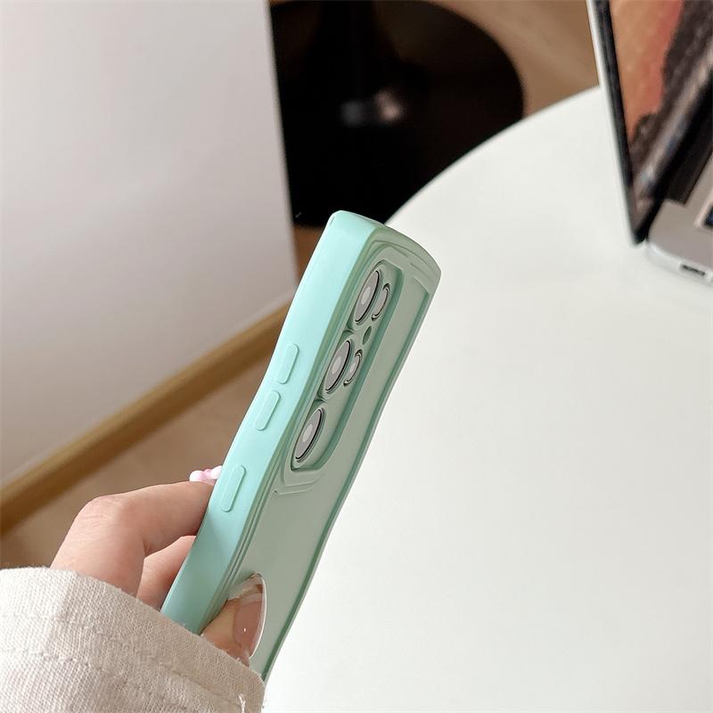 Fashion Wave Phone Case for IPhone 17 16 15 14 13 12 Case Samsung Galaxy S25 Edge S24 S23 S22 S21Ultra Plus FE Shockproof Soft Cover with Bracelet