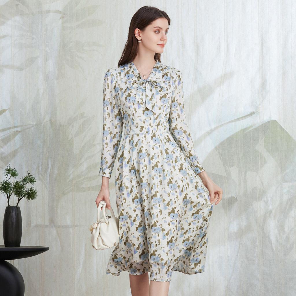 Gentle and Ageless Print Series Leads the Women's 2025 Autumn Style Dress with Floral Pleats and a High-End Feel