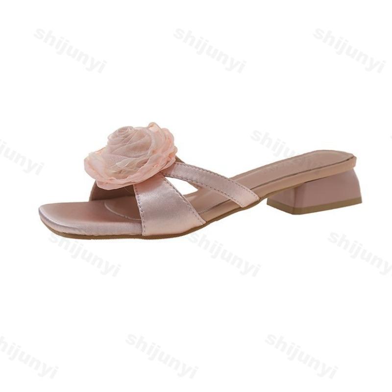 Fashion 2025 Summer New Flower Designed Elegant Slippers for Women's Outerdoor Beach Open Toed Fashion Comfortable Lightweight Sandals