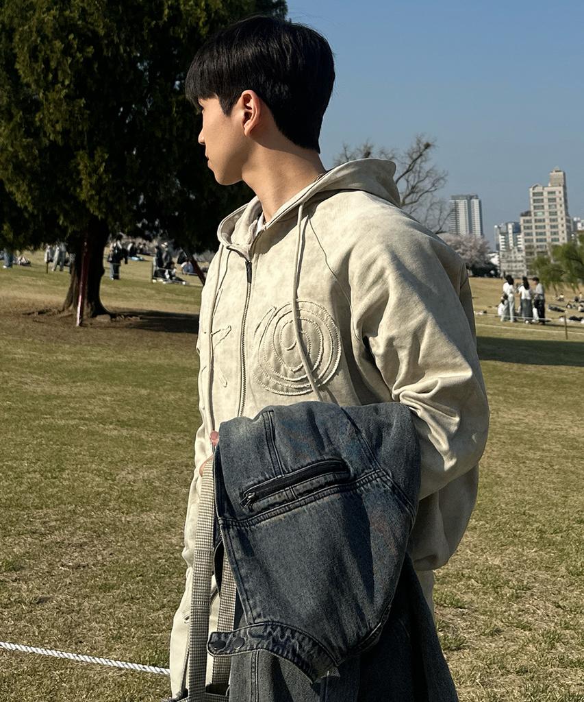 Someplace Man Sequin Star Patch Point Crack Two-Way Sweat Hooded Zip-Up Jacket [Cream]