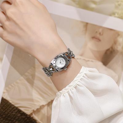 Neue Mode Kleine Quadratische Uhr Schlichtes Temperament Damen Leichter Luxus Stahlband Nischen Armbanduhr für Damen