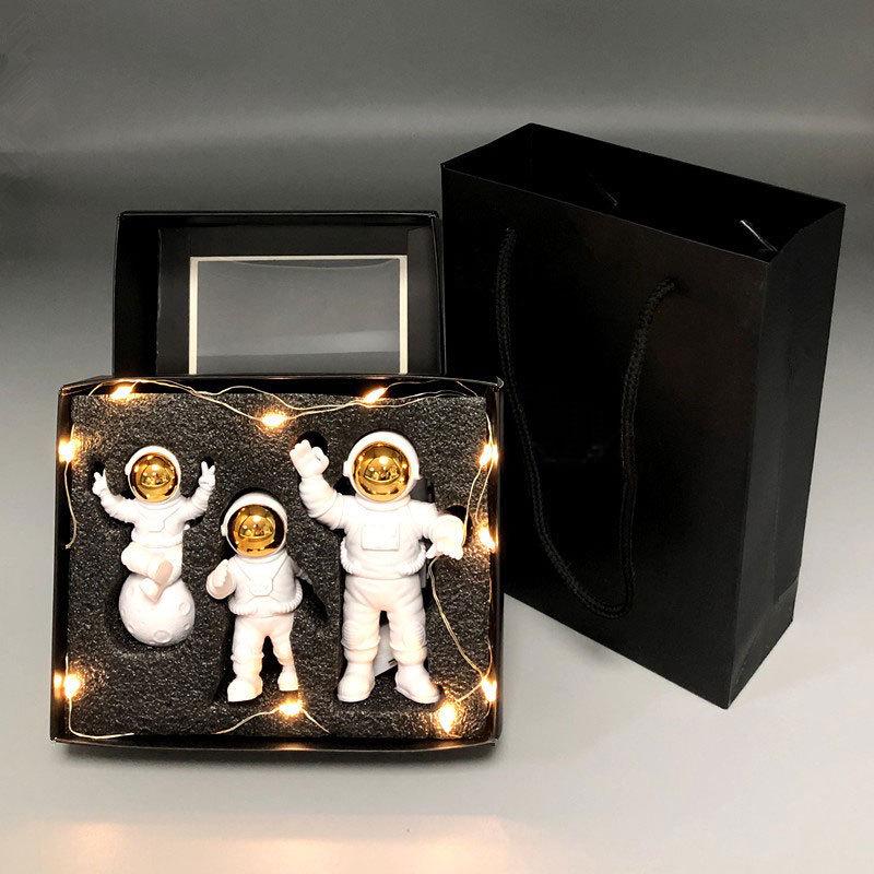 Astronauten-Figur-Ornament für Wohnzimmer oder Kinderzimmer - Weihnachtsgeschenk-Deko Weltraumfahrer