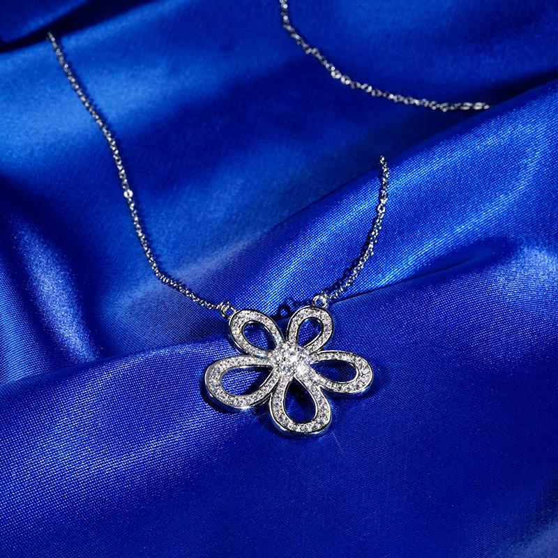 Sunflower Clavicle Chain Petal Zircon Diamond Necklace Women'S Necklace Five Or Five Flowers Full