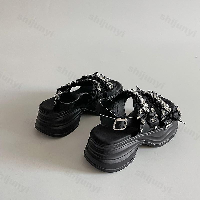 

Мода Мода Бант Дизайн Стразы Повседневные Сандалии на Толстой Подошве 2025 Лето Новые Полые Дышащие Универсальные Пляжные Клиновидный Каблук Крутая Обувь 35 чёрный