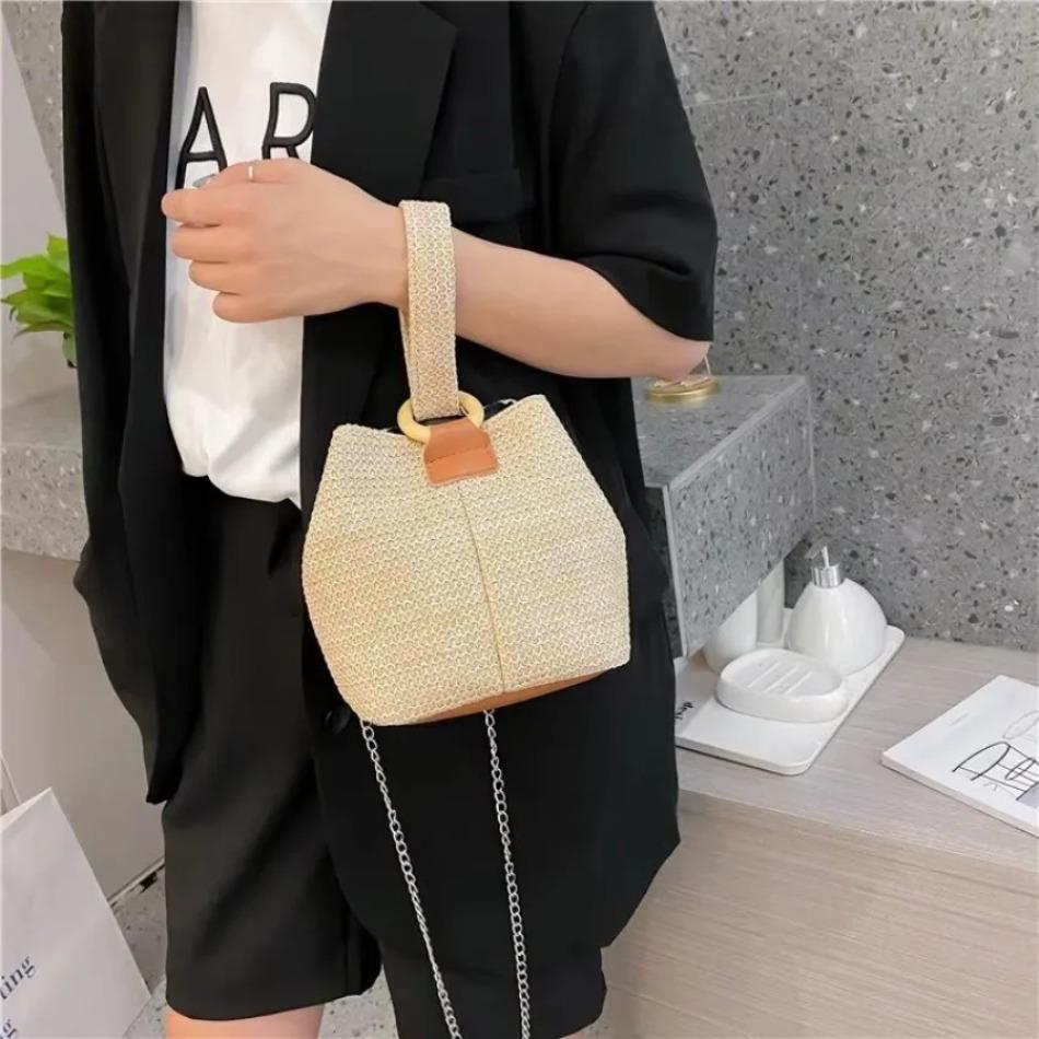 1 Pcs New Versatile Crossbody Bucket Bag Small Fresh Handbag Student Woven Bag Forest Style Beach Women Straw Bag Women