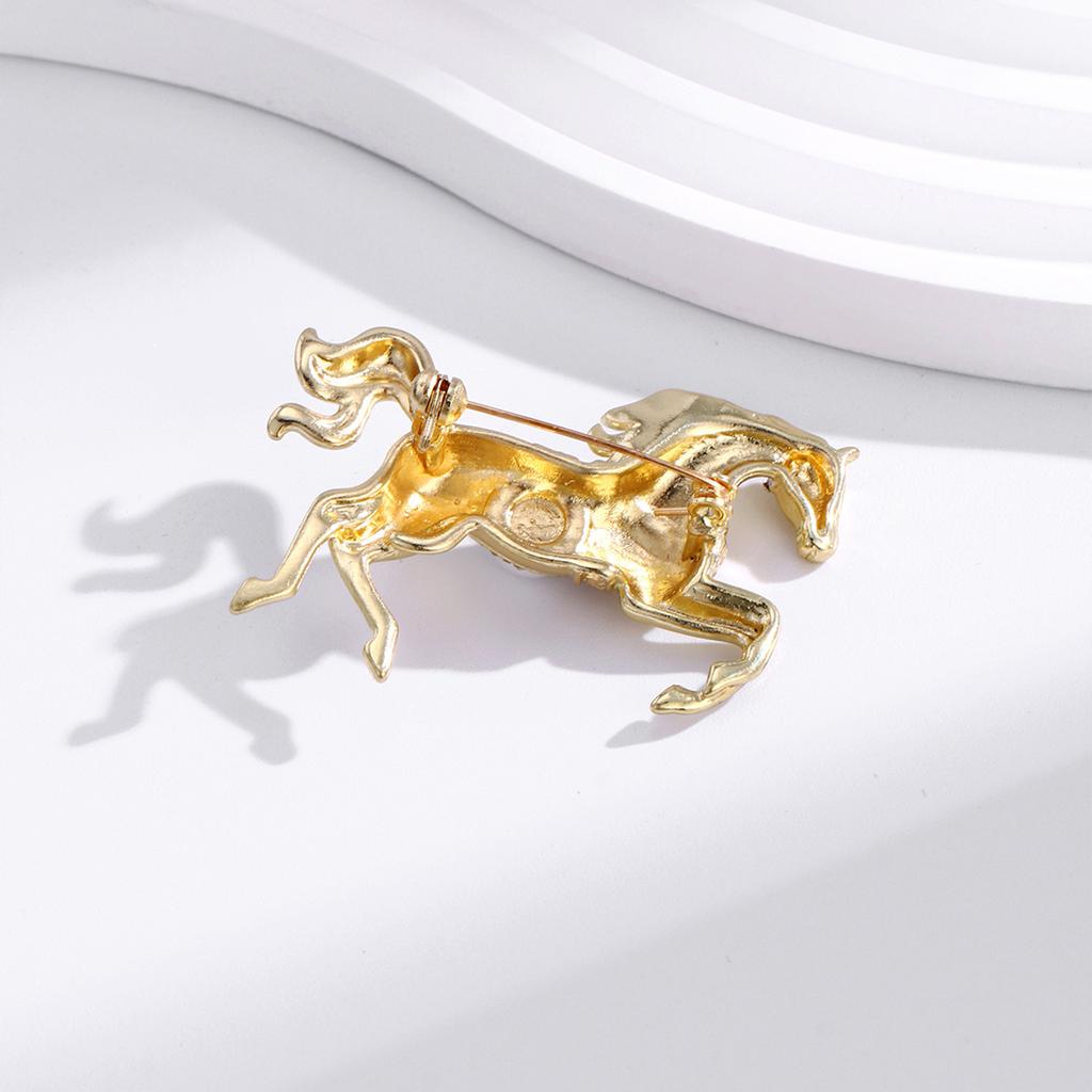 Beautiful Horse Pins Metal Brooches Fun Jewelry Unique Badges Alloy Texture Suitable for Daily Party and Everyday Use