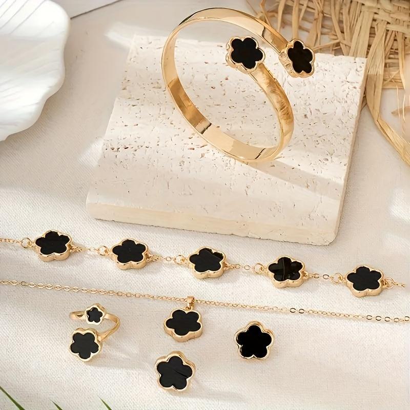 Stylish 5 Piece Lucky Clover Jewelry Set - Necklace, Earrings, Ring, Bracelet & Bangle - Zinc Alloy, Perfect for Casual Wear or As A Gift