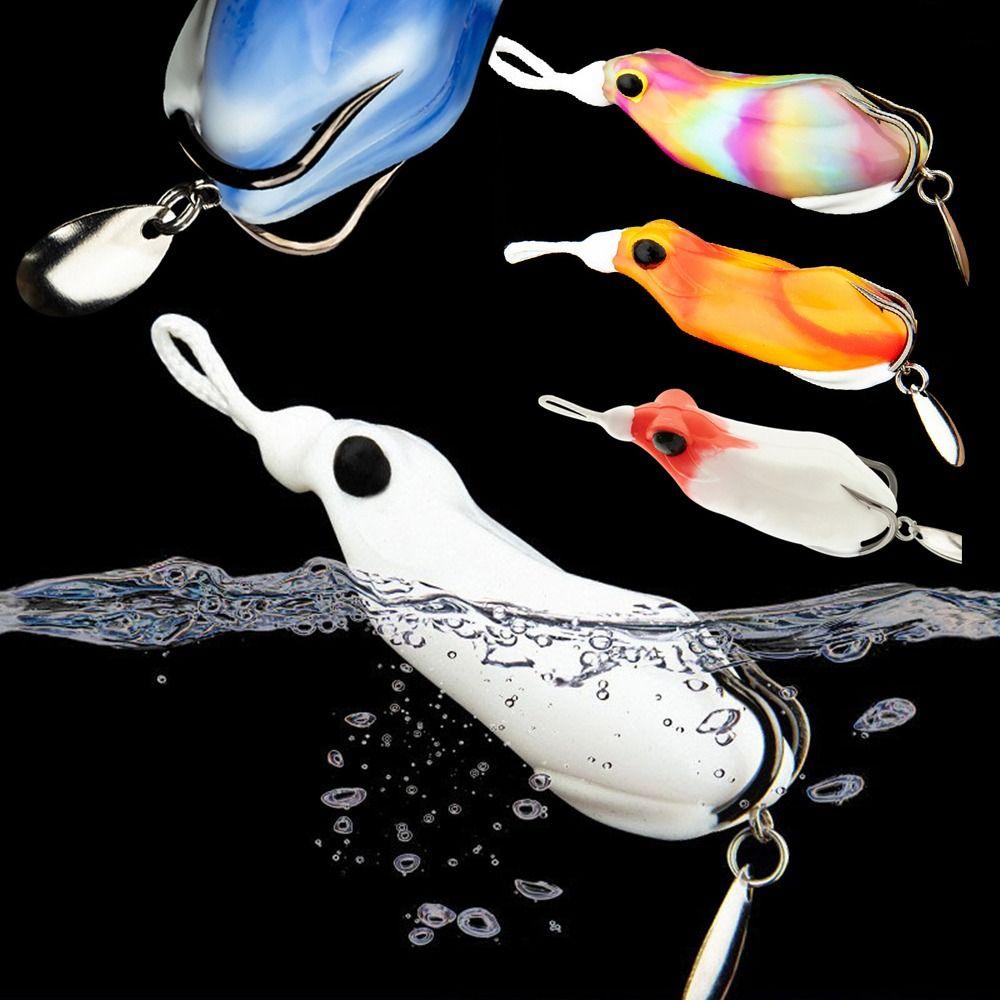 

2pcs with Blood Trough Topwater Frog Lures 6.5cm 14.8g Top Water Ray Frog