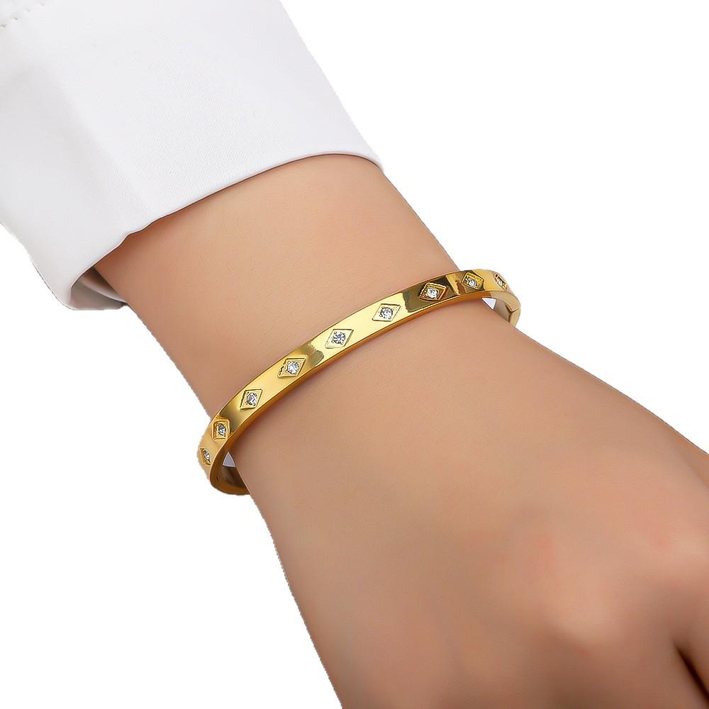 Rhombus Pattern Diamond-Inlaid Titanium Steel Bracelet