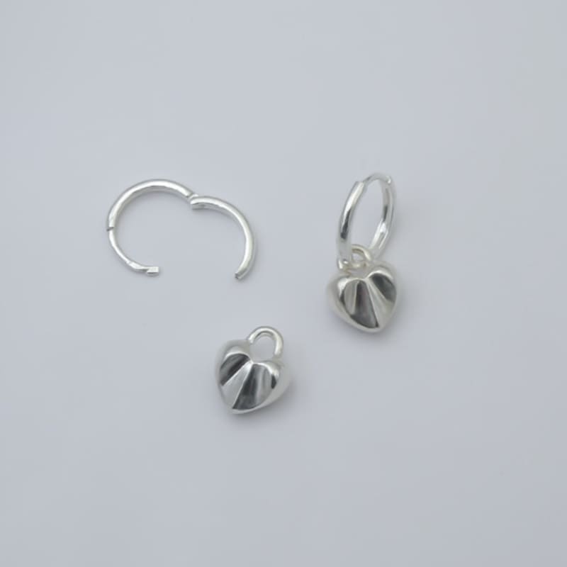 SUIOVE Heart Wave Hoop Earring