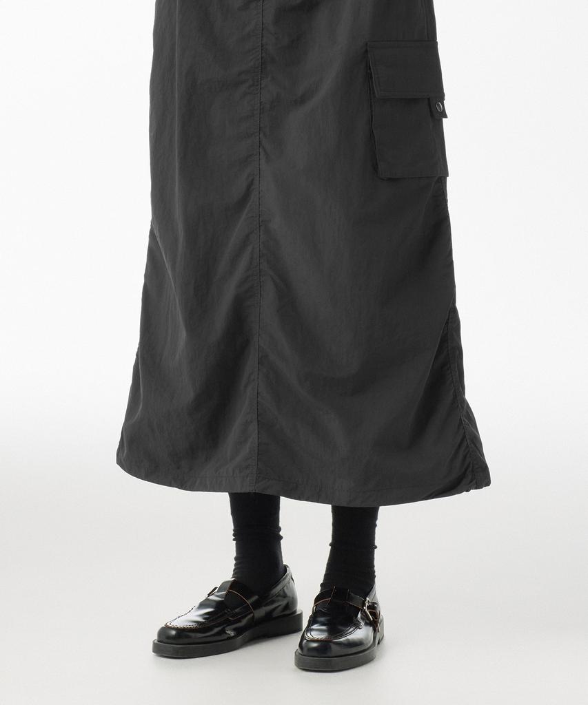 Musinsa Standard Woman Women'S Nylon Parachute Skirt [Dark Gray]