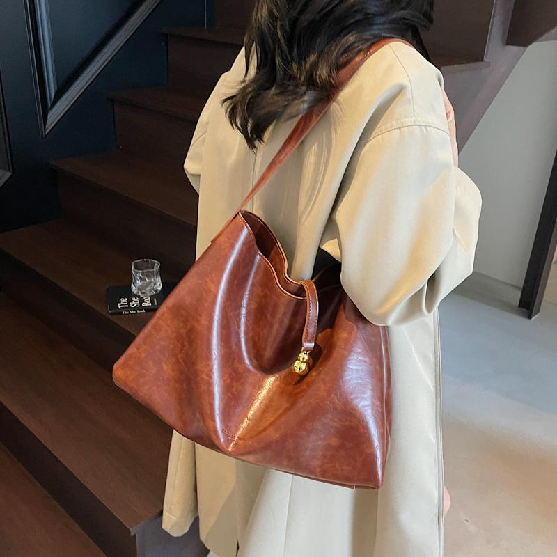 New Commuter Large Capacity Handbag Fashion Shoulder Bag Versatile Underarm Bag Women