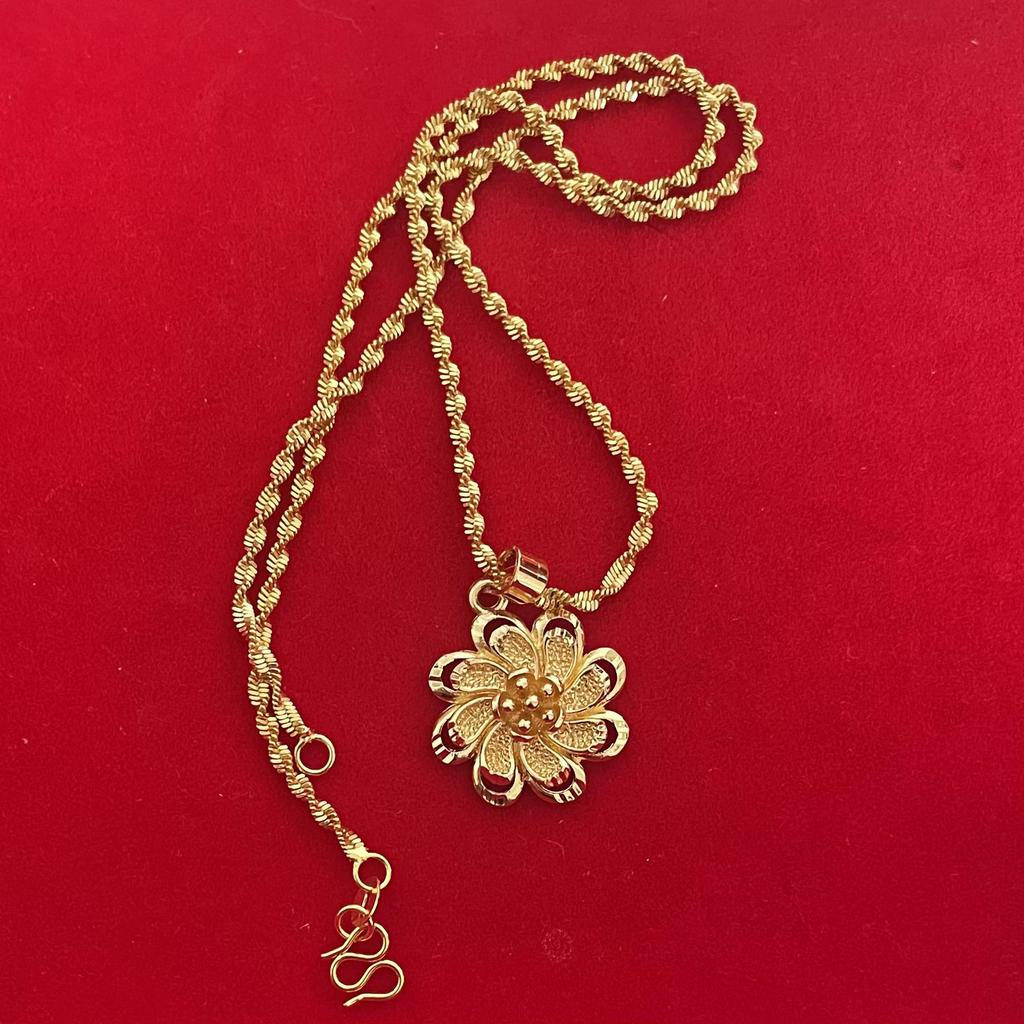 "Gold Heart & Water Drop Rose Necklace Pendant"