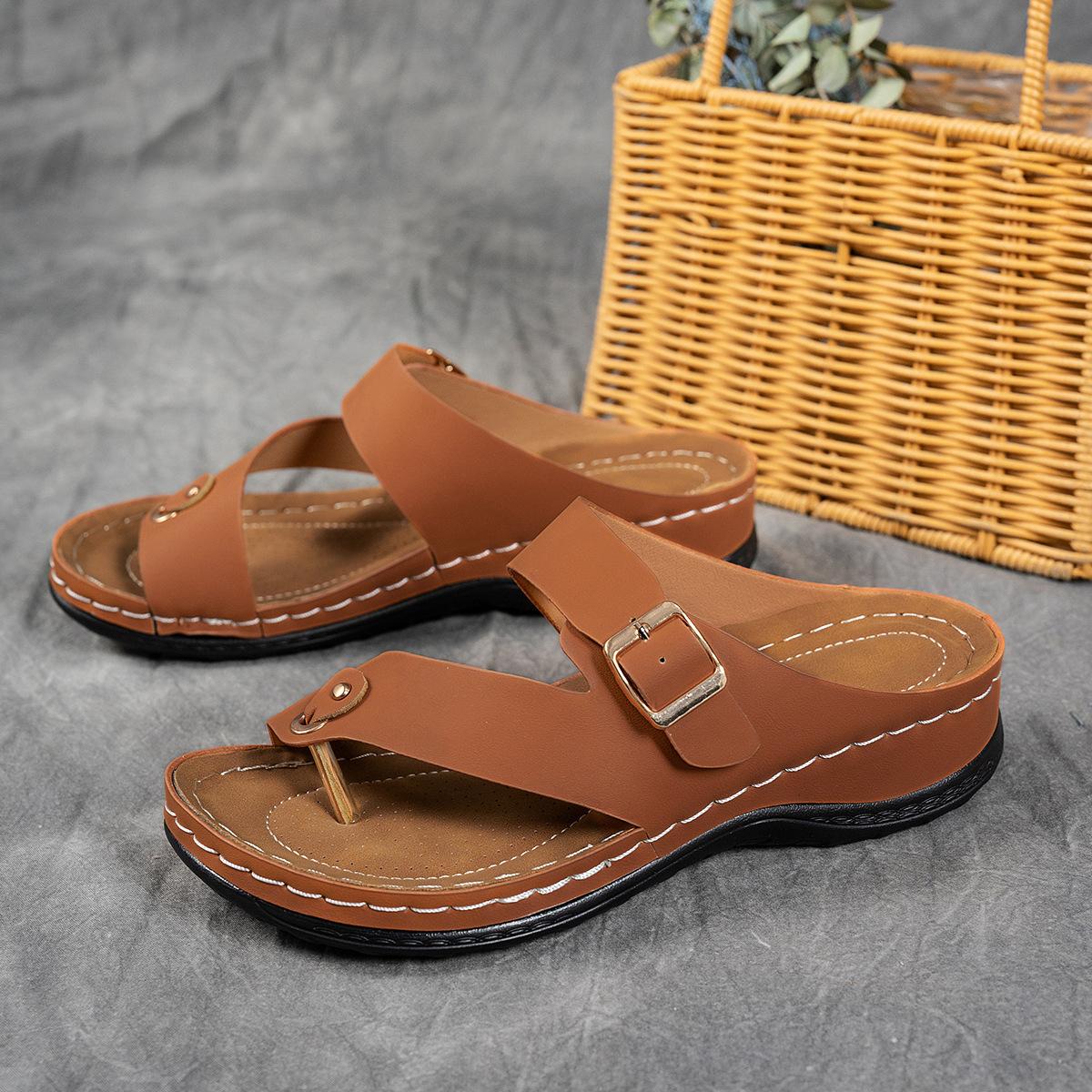 

In the summer of 2025, the new round head metal one-character belt buckle is fashionable for women s thick-bottomed cool slippers. 43 коричневый