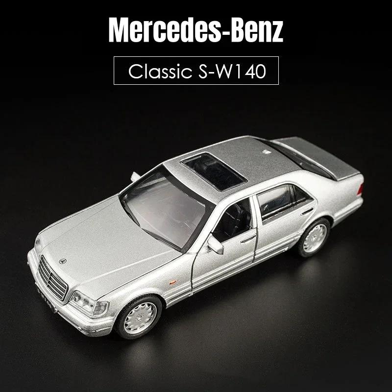 

1/32 Mercedes-Benz S-W140 Класична іграшкова модель автомобіля Лита металева мініатюра Звук і світло Відтягується 1:32 Колекція Подарунок Для Хлопчика Дитини срібний