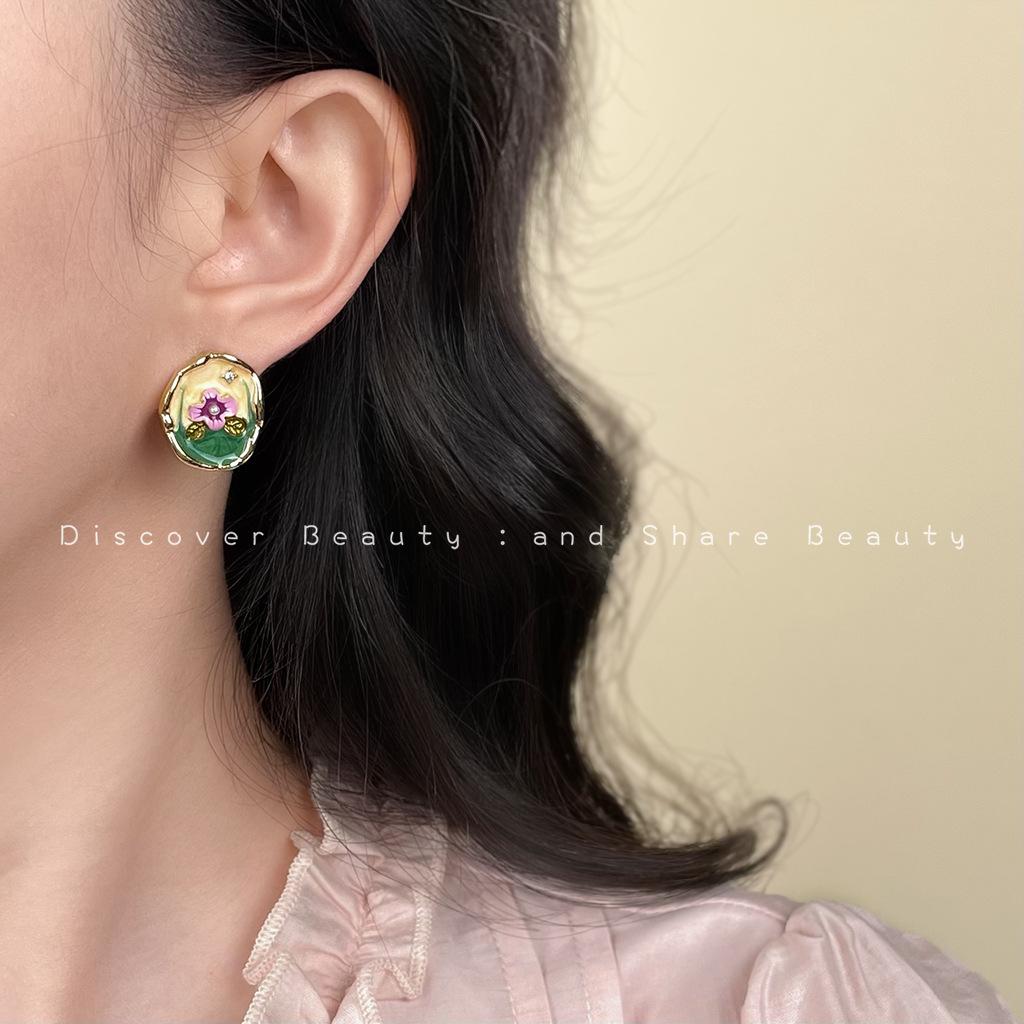 Französischer Ölmalerei-Stil Emaille Tropfenohrringe: Künstlerische Ohrstecker im Hofstil mit einem literarischen Retro-Flair.