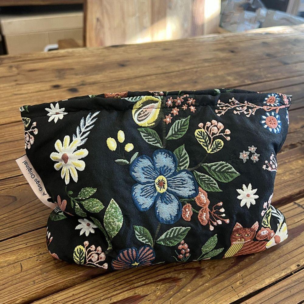 Korean Style Embroidered Cosmetic Bag Large Capacity Clutch Makeup Bag Jacquard Storage Bag Girls