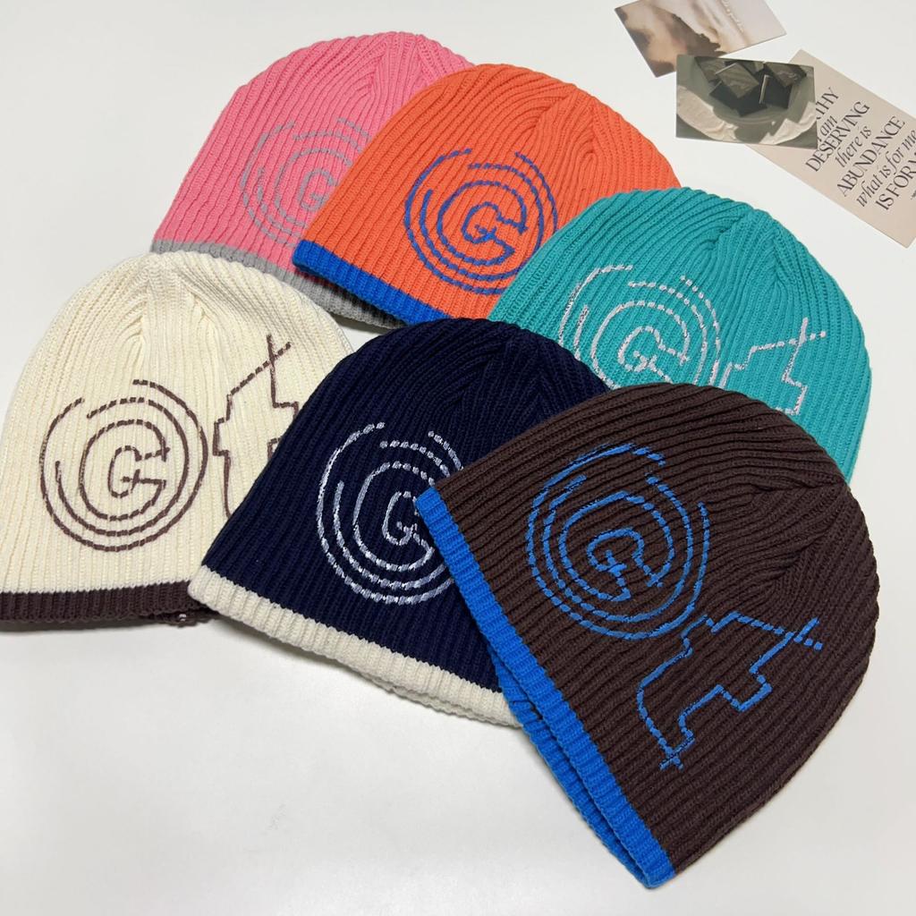 Autumn and winter new graffiti letter contrasting edge knitted cold hat vertical striped wool hat men's and women's pullovers