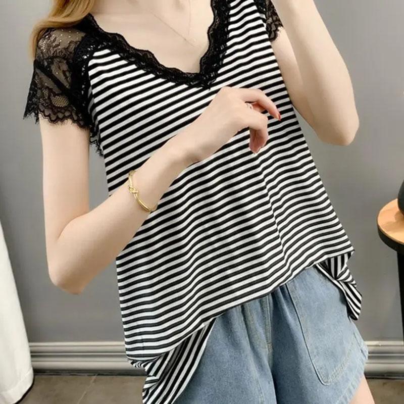 Oversize Vest Women Undershirt Sleeveless Vintage Loose Lace Skeleton Vest Casual V-Neck Suspenders Vest Shawl