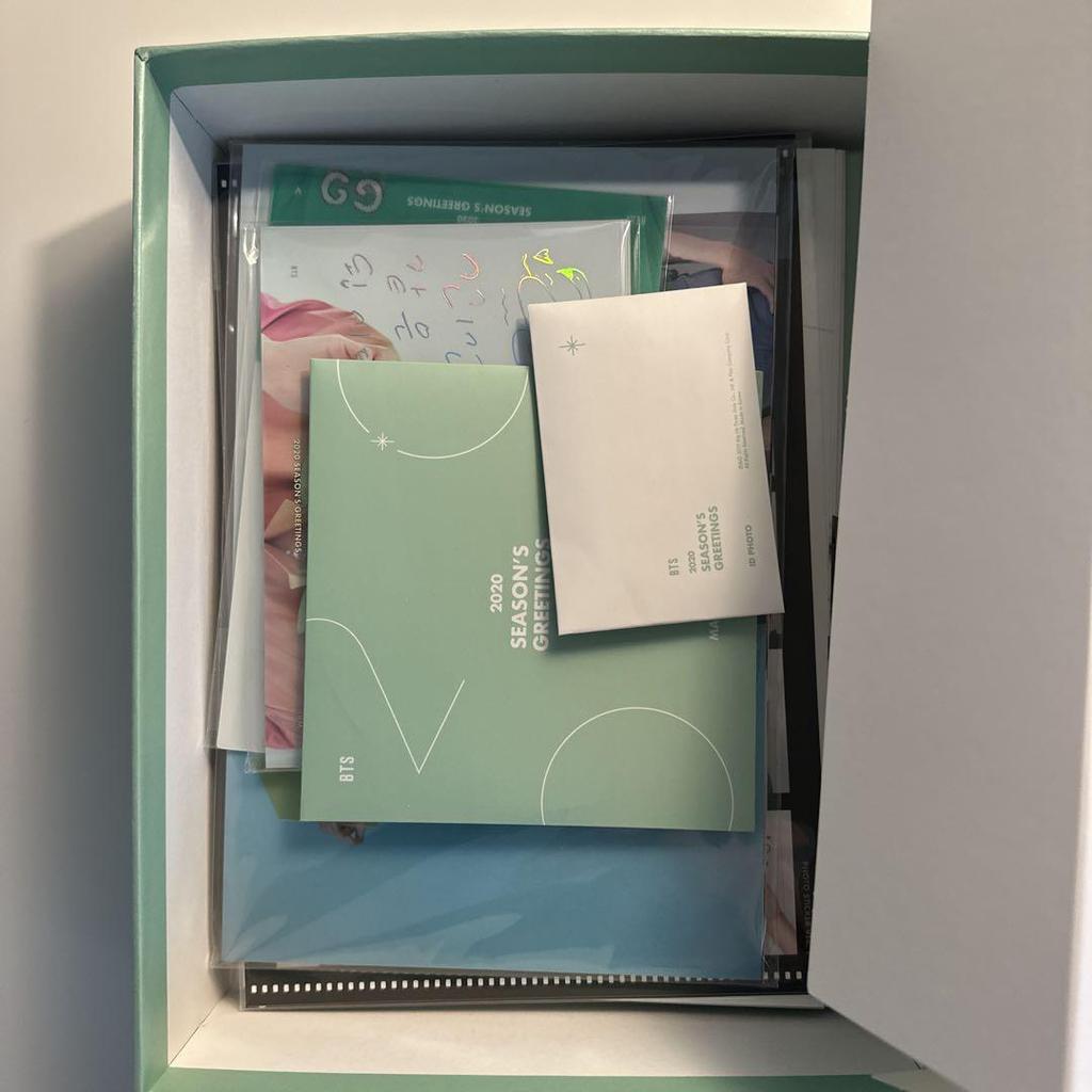 [USED] Rare BTS 2020 SEASON'S GREETINGS