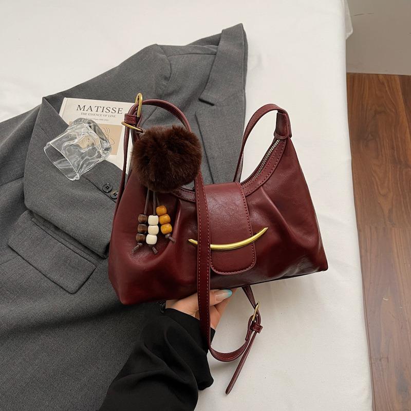 Large Capacity Bag Women's Winter New Casual One-shoulder Armpit Bag Pleated Commuter Dumpling Bag