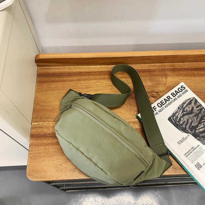 Trendy Brand Breast Bag Women'S Casual Versatile Messenger Bag Men'S Lightweight Sports Shoulder Bag Girls Commuting Solid Color Mobile Phone Pack