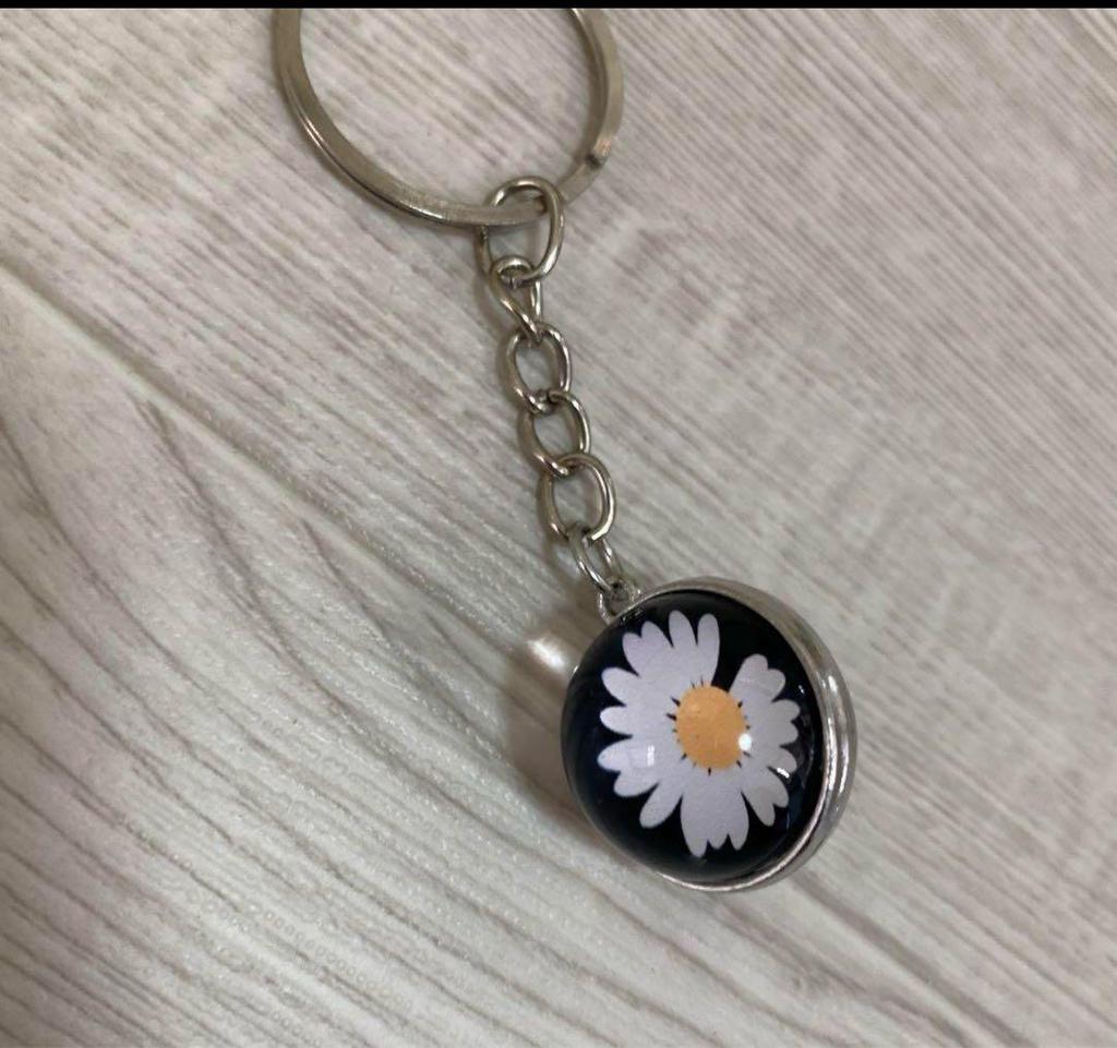 [GEBRAUCHT] G-DRAGON Jiyong GD BIGBANG Gänseblümchen Schlüsselanhänger