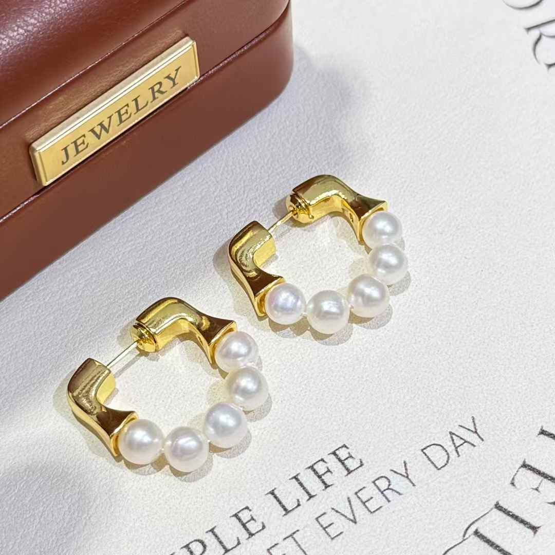 Internet Celebrity Favorite Goddess Style Horseshoe Ear Buckle Pearl Earrings 5-6mm Strong Light White Popular Potatoespear 5-6MM белый