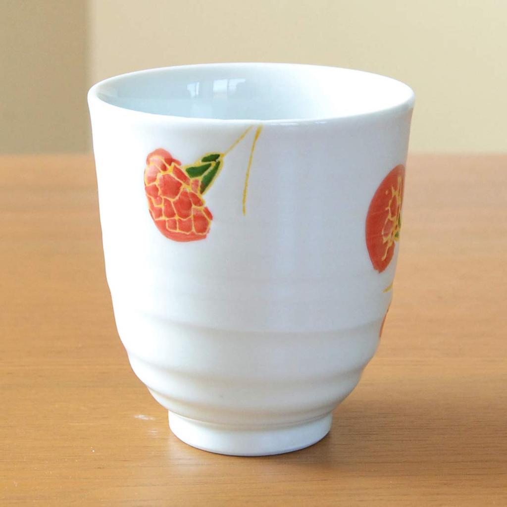 Dárek ke Dni matek, šálek na čaj z Arita ware s malým karafiátovým vzorem a vzkazem Made in Wooden Mother's gratitude. Kartu. Japonsko. box.