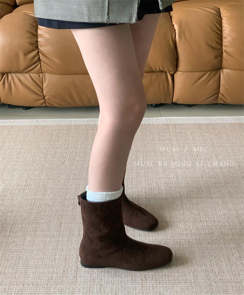 

Coarse heel suede Korean small ankle boots women s shoes 2025 new autumn and winter velvet Martin boots brown thin short boots 39 темно-коричневого
