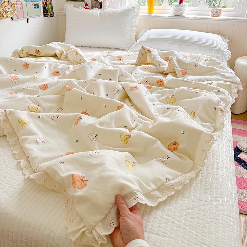 A-class Washable Cotton Summer Quilt – Floral Lace, Super Soft, Ideal for Naked Sleeping, Machine Washable, Perfect for Air Conditioning.
