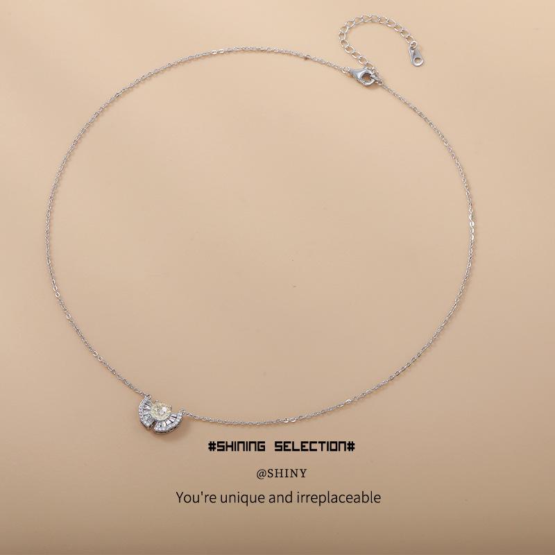 Korean Style Light Luxury Zircon Clavicle Necklace for Women