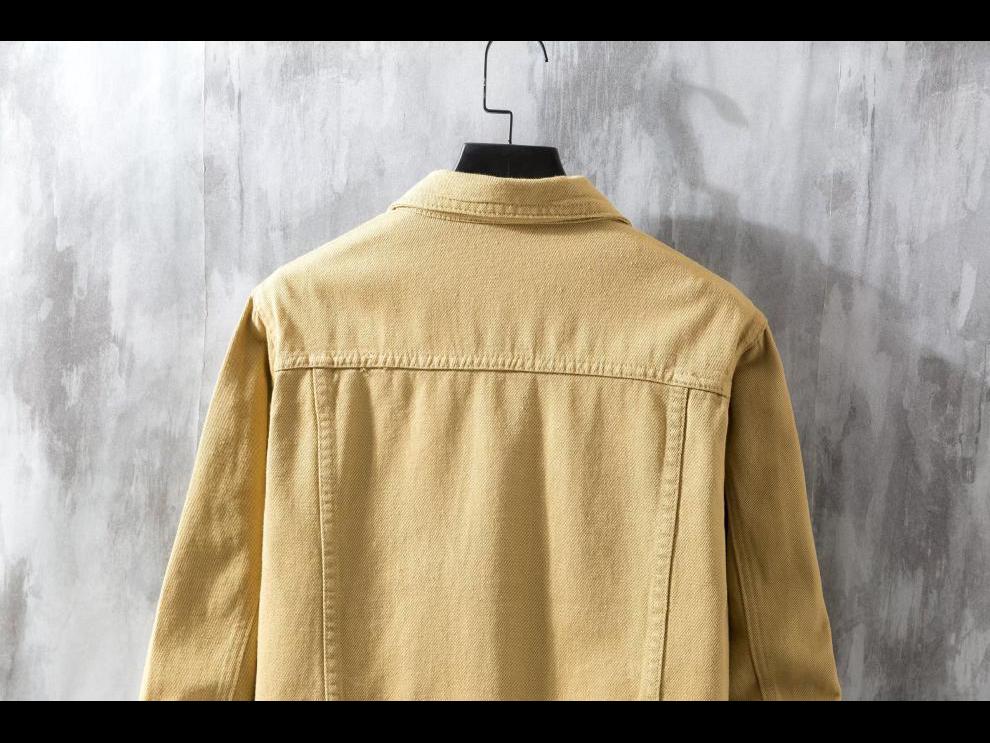 Men's Trendy Japanese Denim Workwear Jacket: Loose, Multi-Pocket, Casual Top for Spring & Autumn.