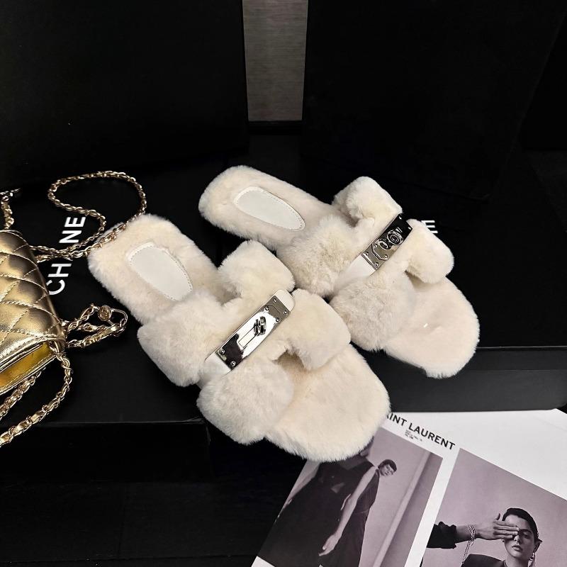 

Small gold buckle flat-bottomed fluffy slippers for women wearing new comfortable and lightweight one-pedal thermal cotton slippers 35