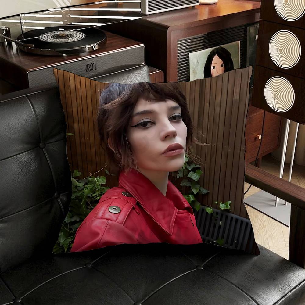 Actor SSophie TThatcher Pillow Case Square DoubleSided Printing Short Plush Sofa Cushion Cover Bedroom Bedside Pillow
