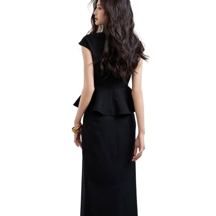 Hepburn-Style Elegant Women's Sleeveless Top & Skirt Set for Summer 2026