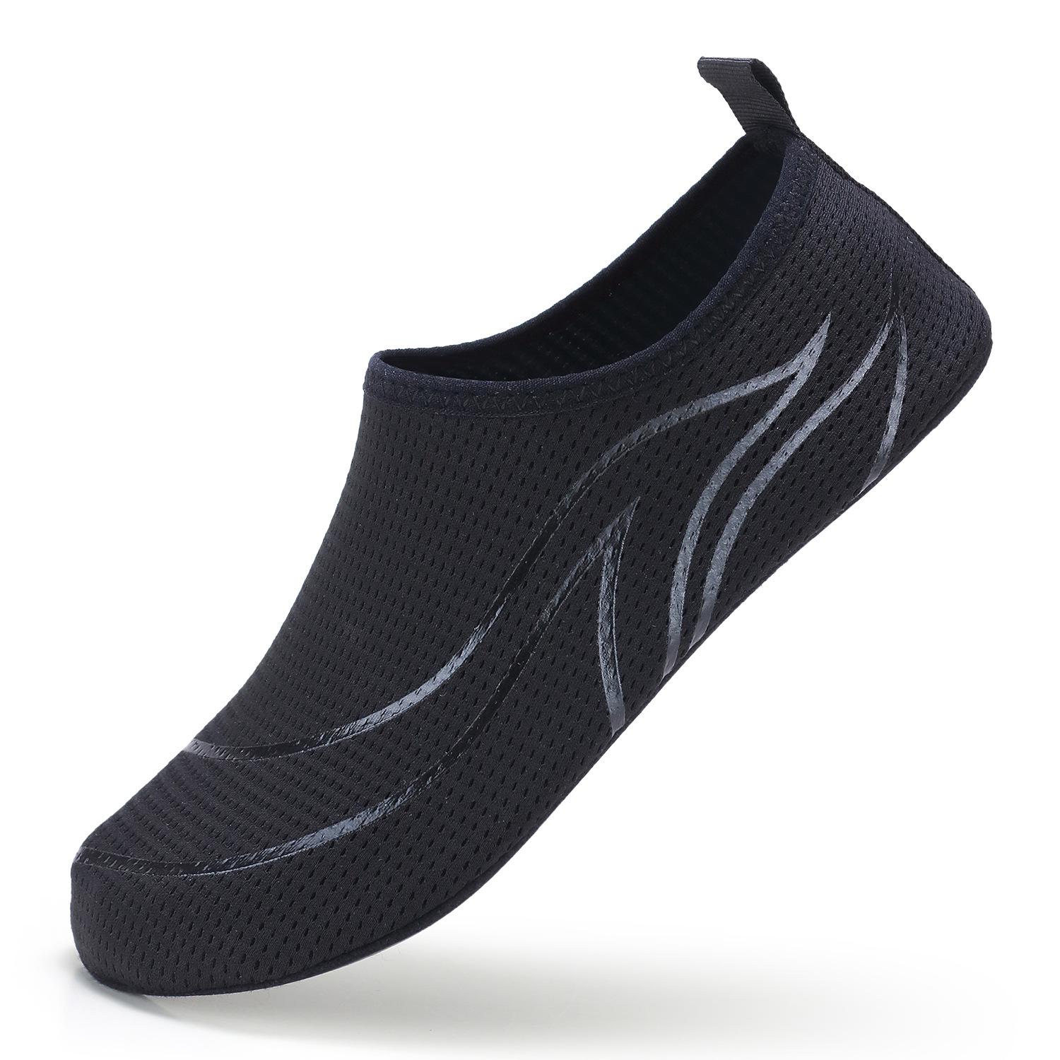 

Unisex Beach Socks: Anti-Cut, Skin-Tight, Soft Shoes for Diving, Snorkeling, Wading, Swimming & Fitness 44/45