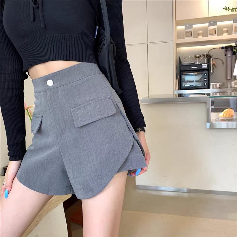 Spring 2024 Women's Black High-Waist Slimming A-line Shorts - Small Size, Fashionable Casual Design