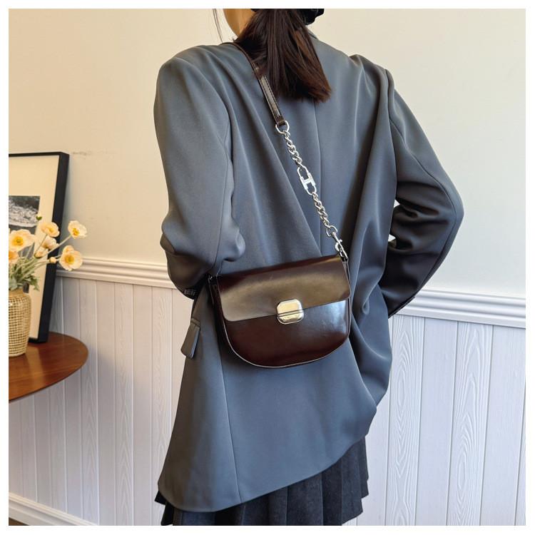 IELGY Melade Shoulder Bag Fashion Chain Crossbody Bag