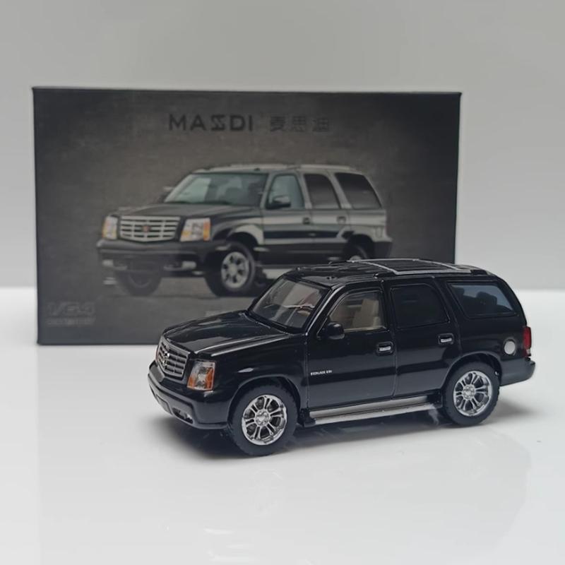 MASSDI Diecast 1/64 Scale 2005 Escalade SUV Alloy Simulation Car Model Classic Collection Souvenir Boy Gift Display Oranment