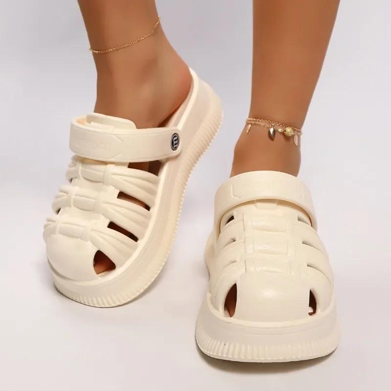 Fashion Hot Sale Slippers 2025 New Outdoor Summer Round Toe Slip on Light Women's Slippers Casual Closed Toe Sandals Slippers Women