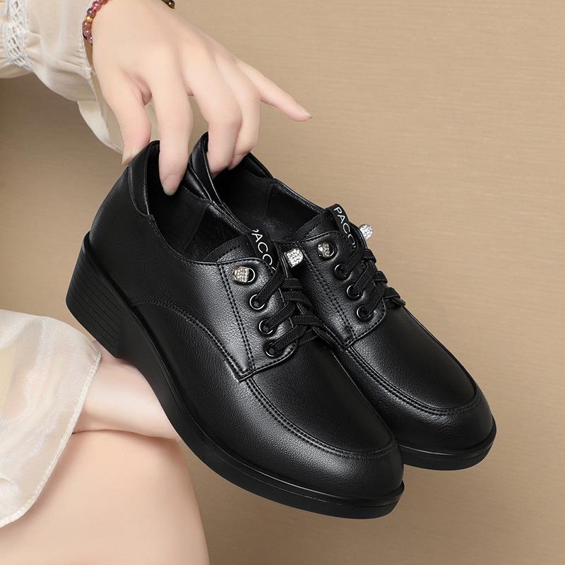 Spring Autumn New Fashion Women's Solid Thick Sole Flat Casual Breathable Walking Running Soft Leather Single Shoes Versatile