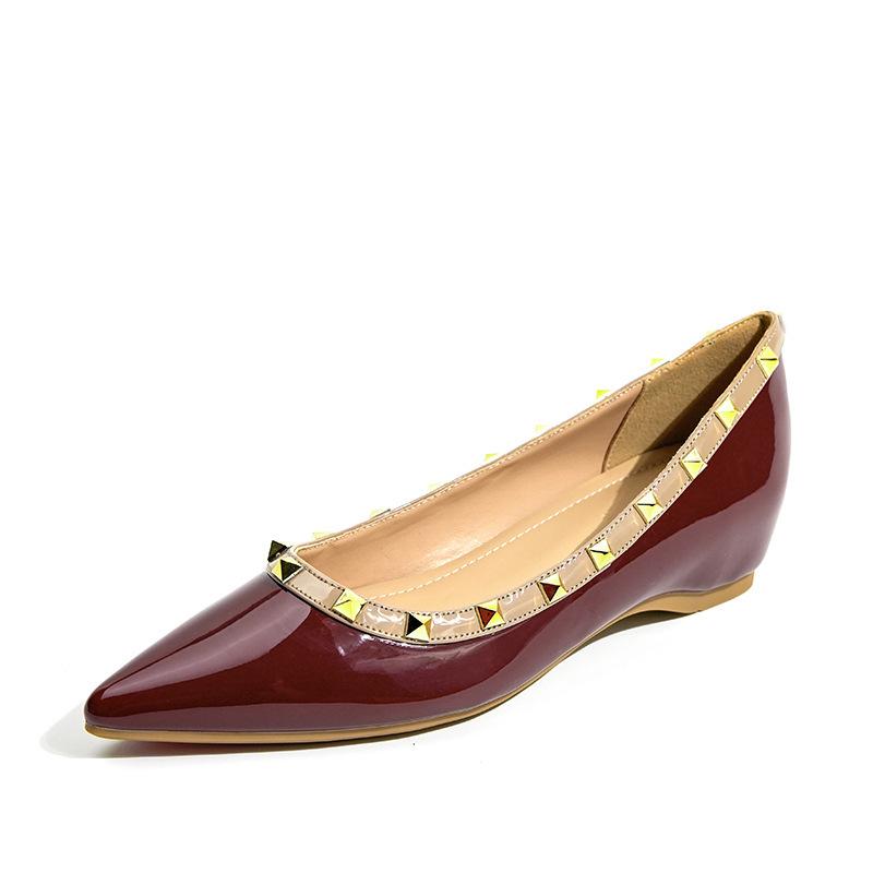 

[sheii Su Yinyin] Valentino~ остроконечные туфли с неглубоким горлом и заклепками на плоской подошве женские одинарные туфли свадебные туфли банкетные женские туфли 43