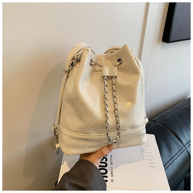 

Large capacity backpack women s fashion chain drawstring bucket bag leisure niche new travel backpack