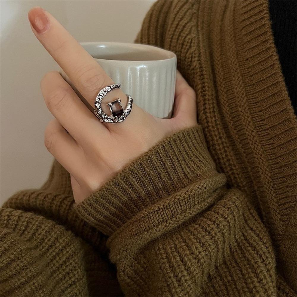 Ring Does Not Fade Niche Design Ins Opening Female High-end Sense Retro Cold Pearl Shell Versatile Irregular